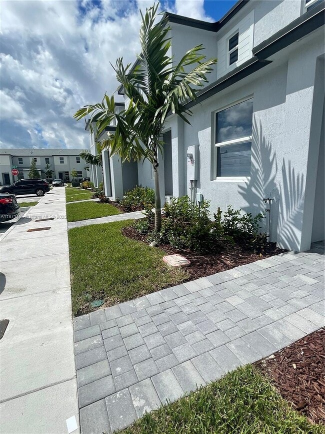 Building Photo - 27700 SW 156th Ave