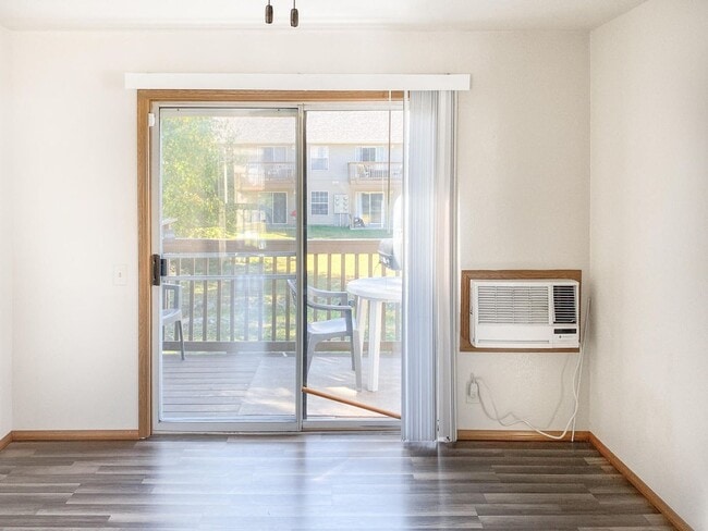 Building Photo - Condo for rent