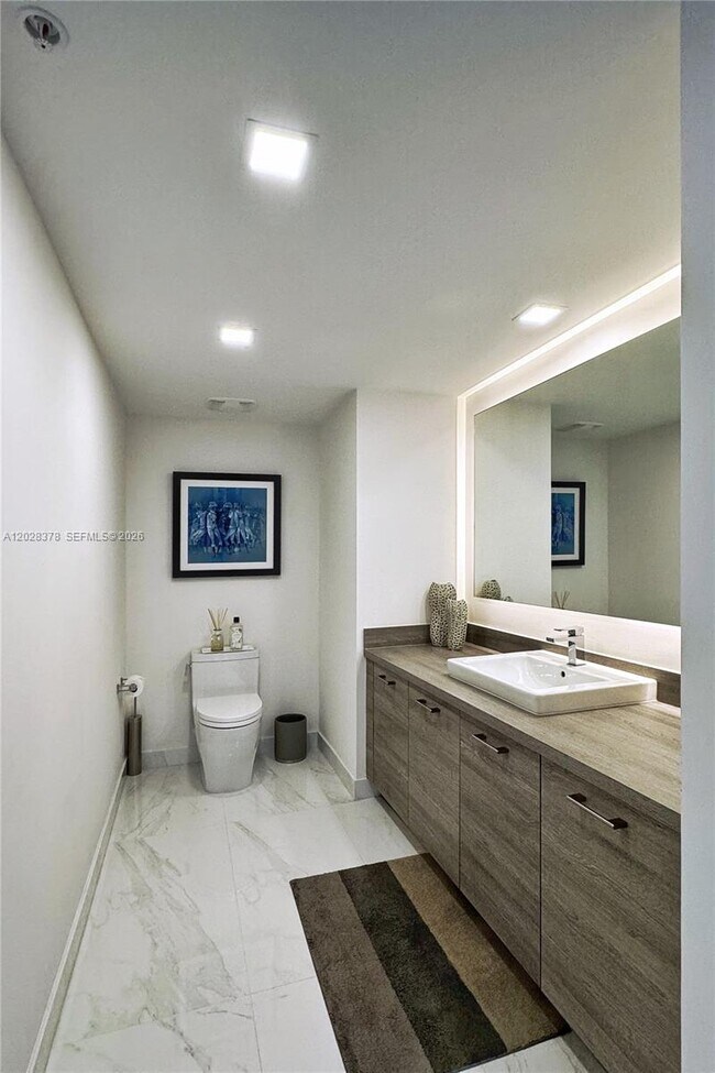 Building Photo - 400 Sunny Isles Blvd