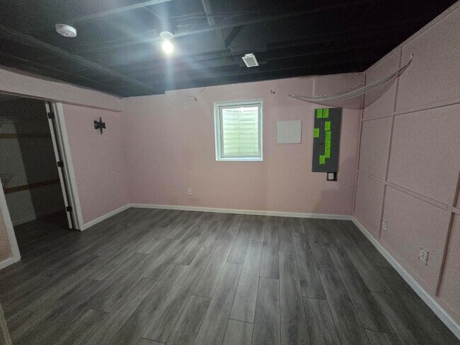 Building Photo - 10091 Pearwood Dr