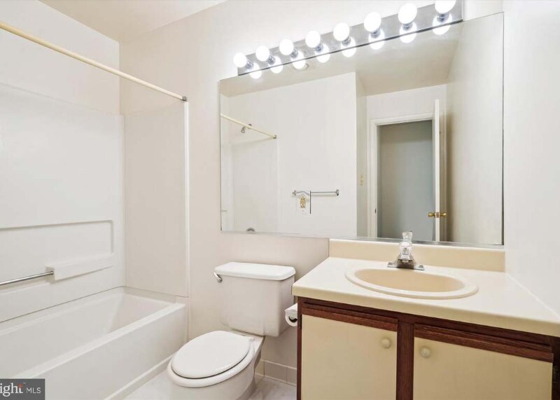 Building Photo - 7911 Badenloch Way