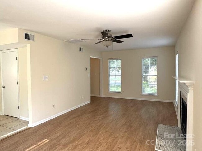 Building Photo - 9037 Castlebay Dr