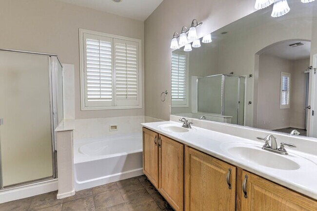 Building Photo - Rancho Sahuarita Gated Community