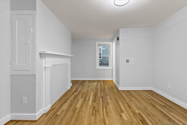 Building Photo - 183 Bradley St