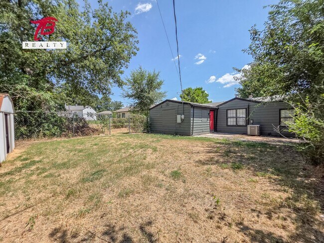 Building Photo - Charming and Newly Renovated 4-Bedroom Hom...