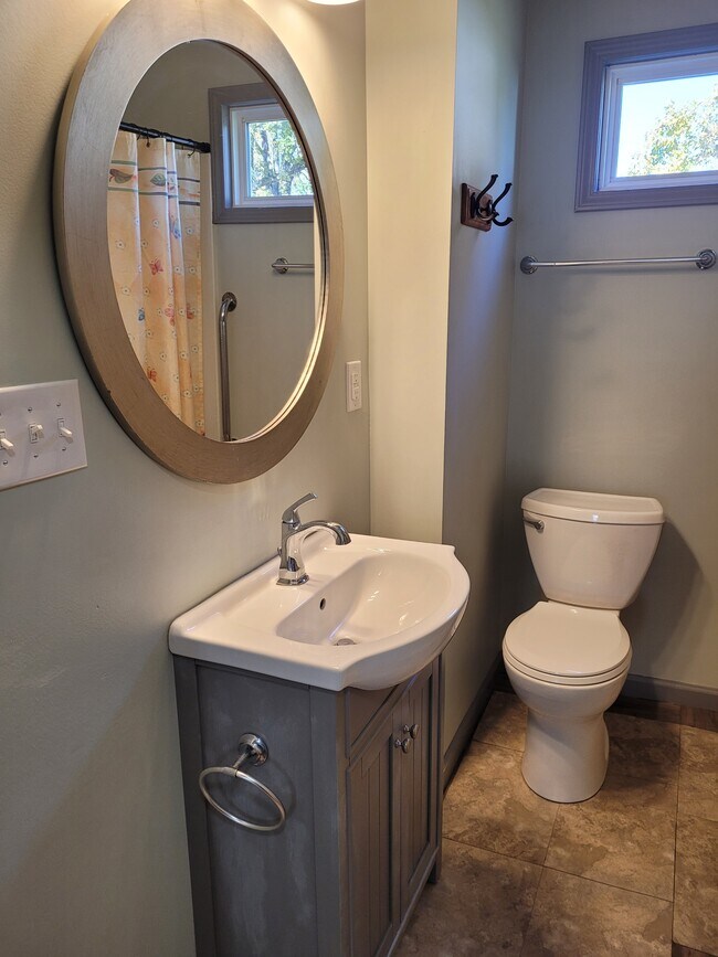 Building Photo - 127 Boston Ct