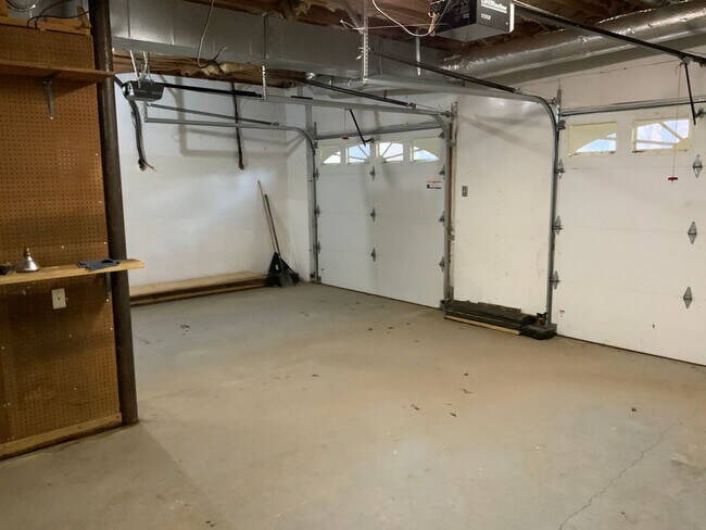 Building Photo - Coolant River Water Front 4 Bedrooms / 2 F...