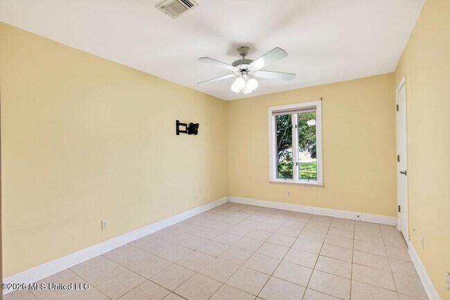 Building Photo - 219 Tantallon Dr