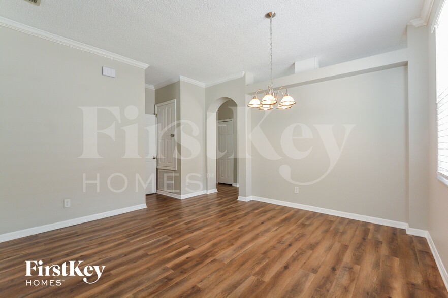 Building Photo - 10020 Savannah Bluff Ln