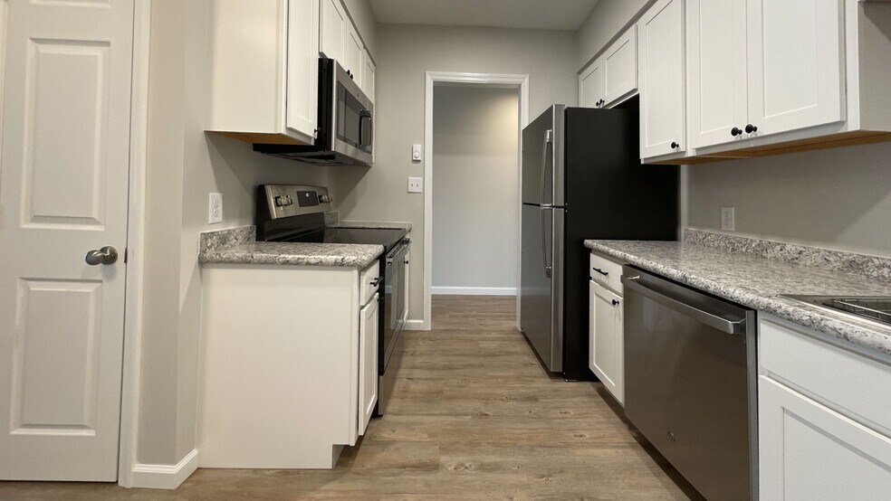 Kitchen - 5059 S Catherine St