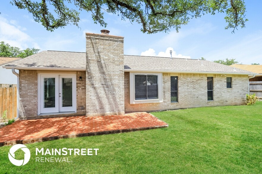 Building Photo - 2755 Knoll Tree St