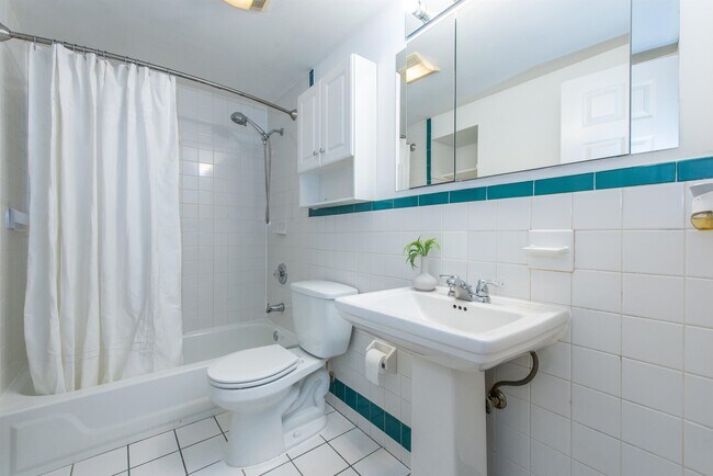 Building Photo - 61 Bright St