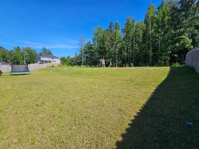 Building Photo - Ranch Outside of Gate  1