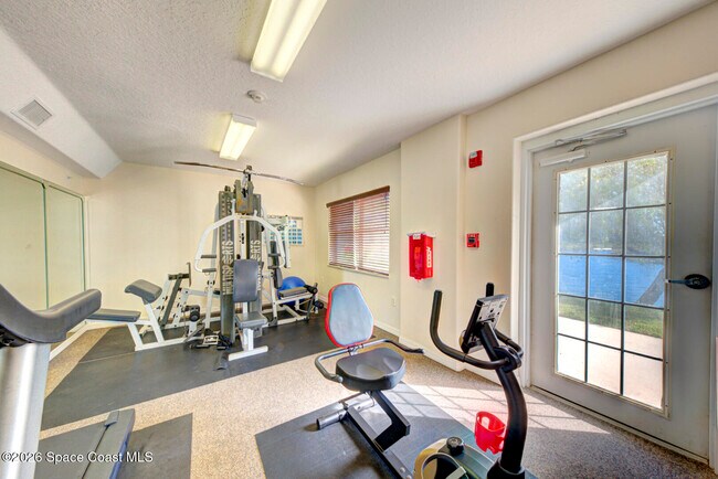 Building Photo - 8903 Laguna Ln