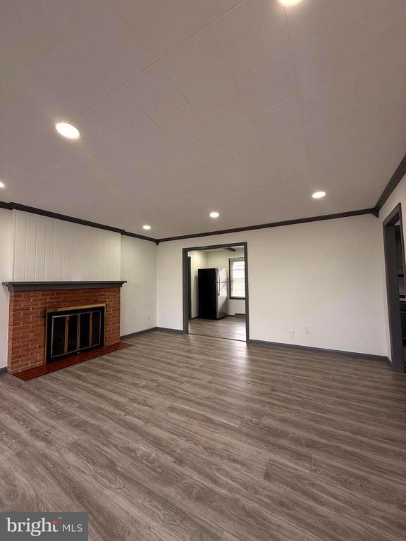 Building Photo - 17727 Crest Dr