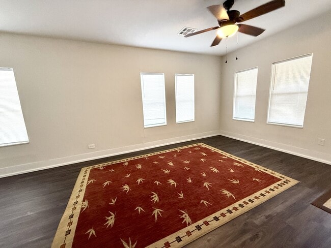 Building Photo - 531 G St NW