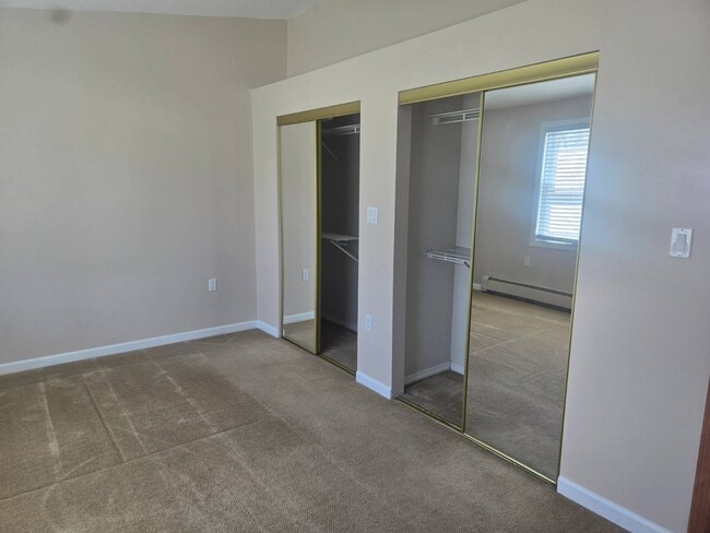 Building Photo - 94 Swan Ln