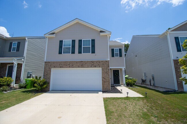 Building Photo - Stylish & Spacious Pet-Friendly Home in Bo...
