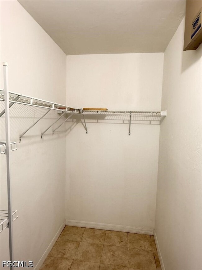 Building Photo - 1409 SW 10th St