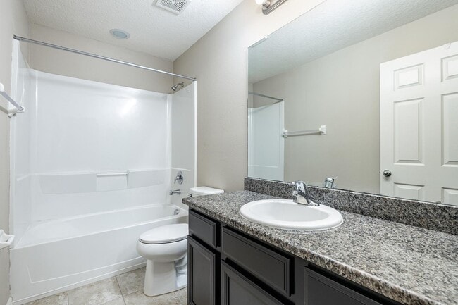 Building Photo - 7069 Woodchase Glen Dr