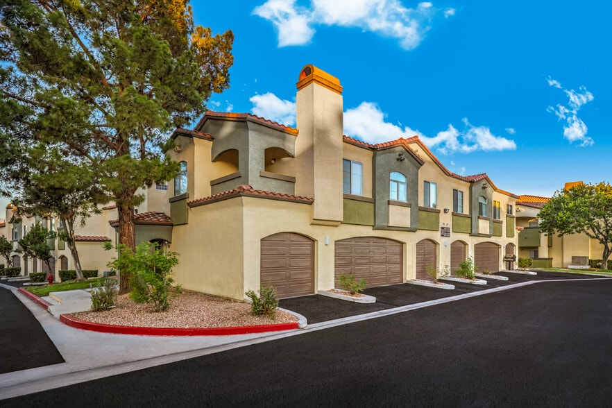 Parkway Townhomes 2675 Windmill Pky Henderson NV 89074 Apartment Finder