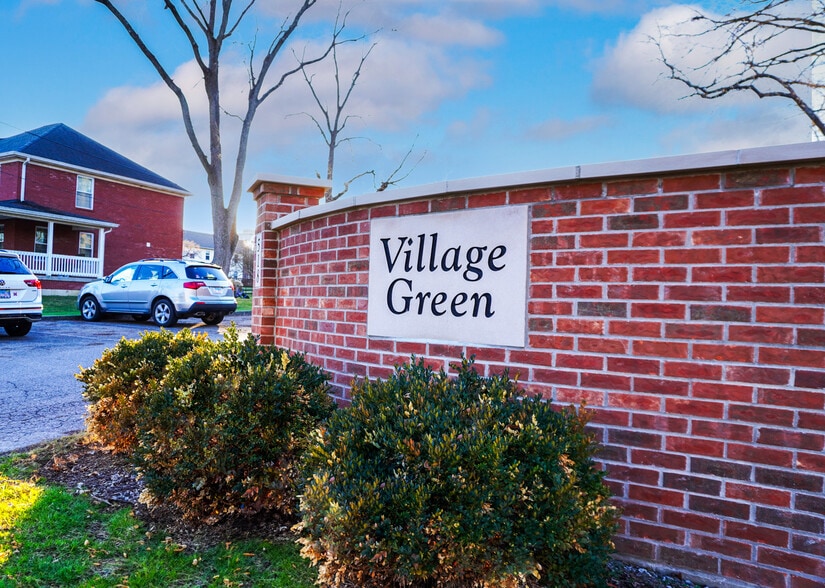 Building Photo - Village Green Apartments- STUDENT HOUSING