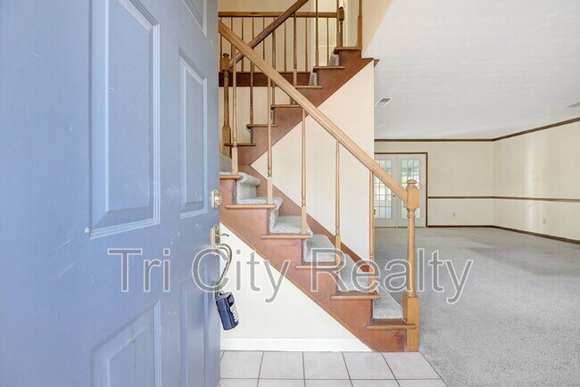 Building Photo - 216 Shadowood Ln