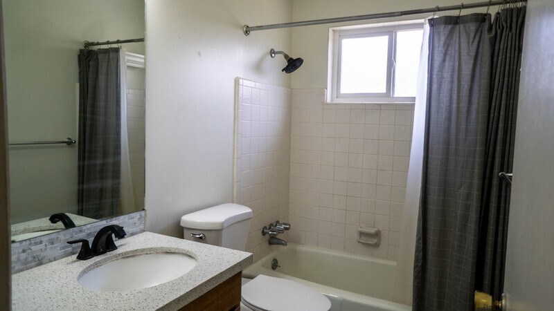 Building Photo - 9459 Quail Hollow Dr