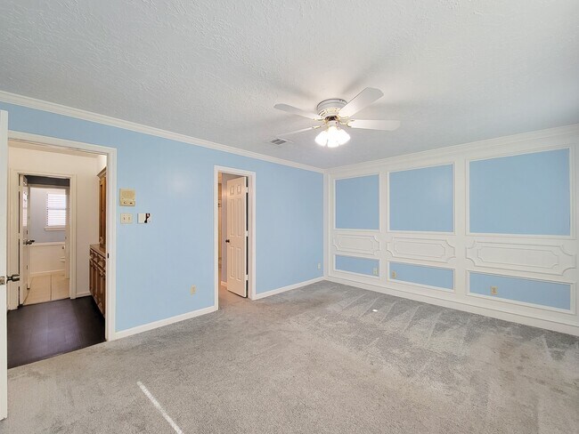 Building Photo - 17326 Ponderosa Pines Dr