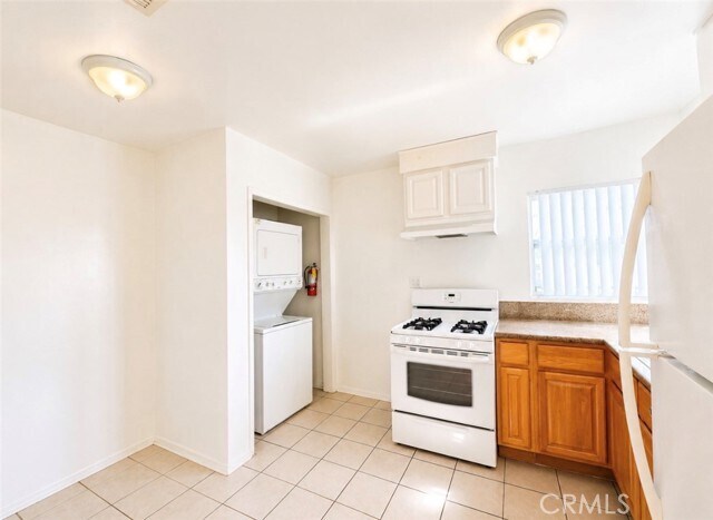 Building Photo - 1372 W 36th St