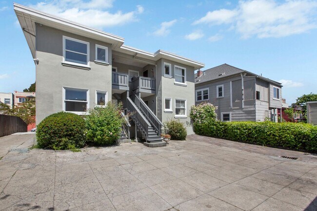 Building Photo - 11-19  Yosemite Ave.