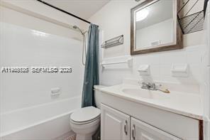 Building Photo - 1450 NE 170th St