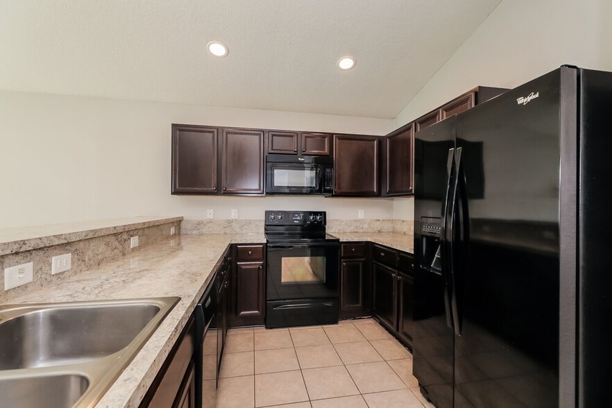 Building Photo - 6582 Winding Greens Dr