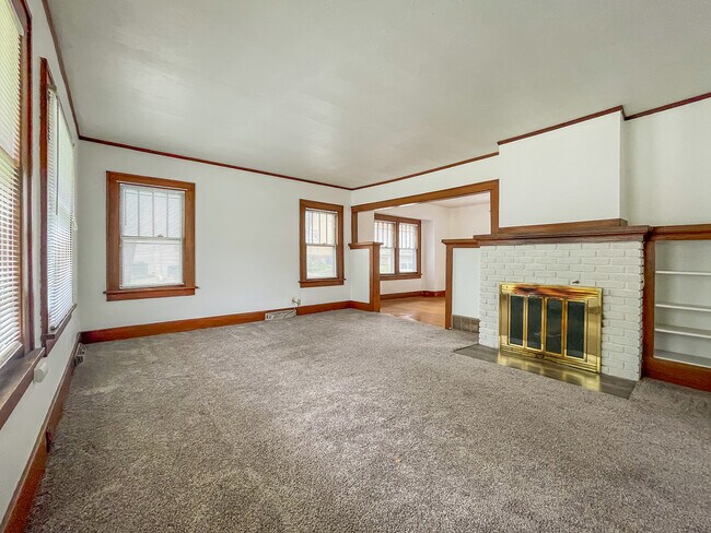 Building Photo - 1255 S 25th St