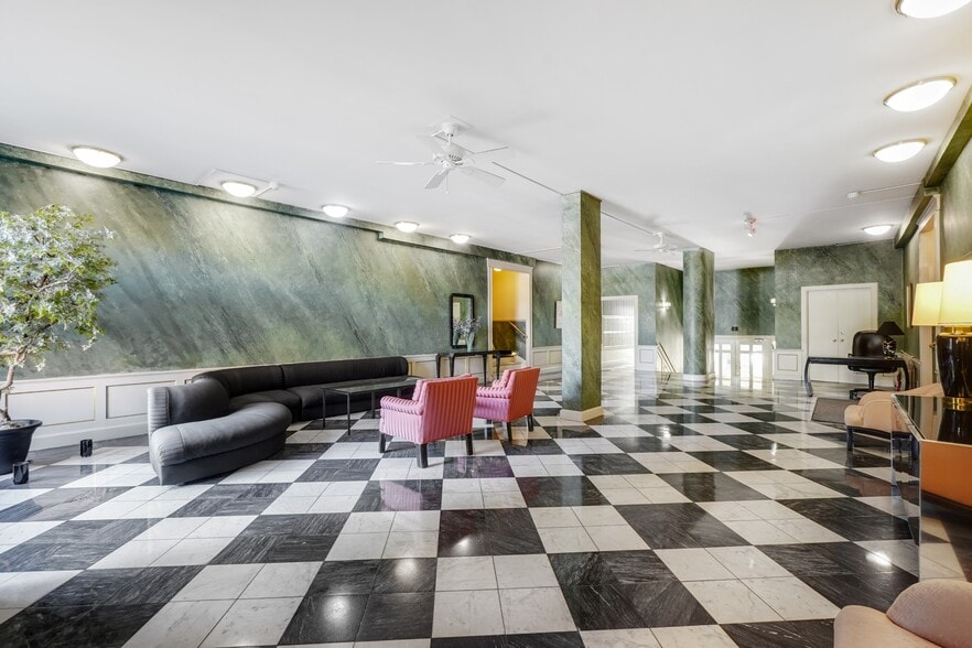 Lobby - 5 Roosevelt Pl