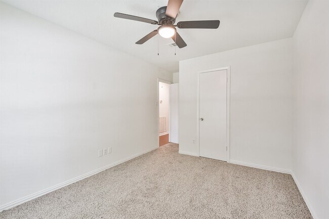 Building Photo - 9719 Halkirk St
