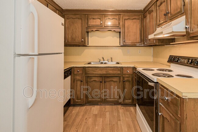 Building Photo - 3312 Warringwood Dr