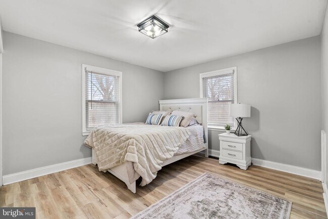 Building Photo - 10530 Scaggsville Rd