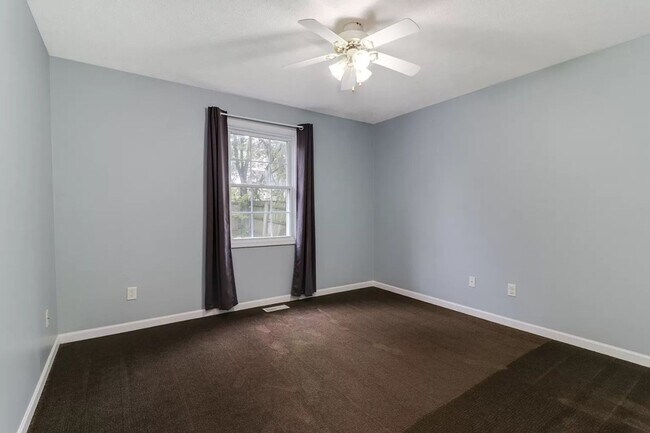 Building Photo - 1622 Iowa St