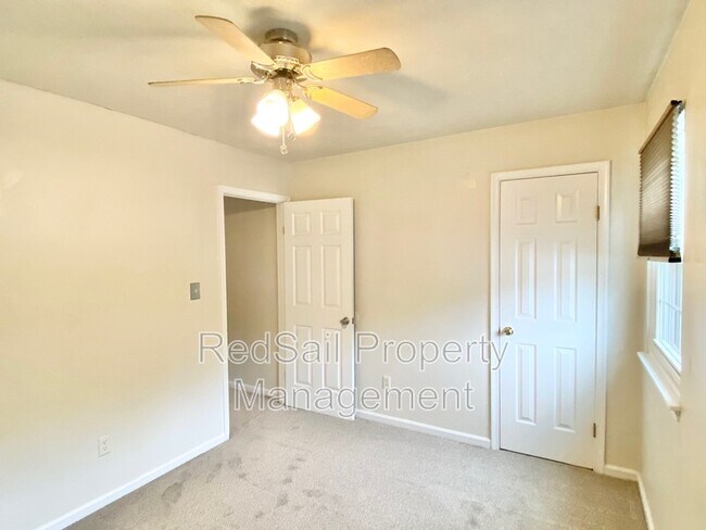 Building Photo - 21 Sidewinder Ct