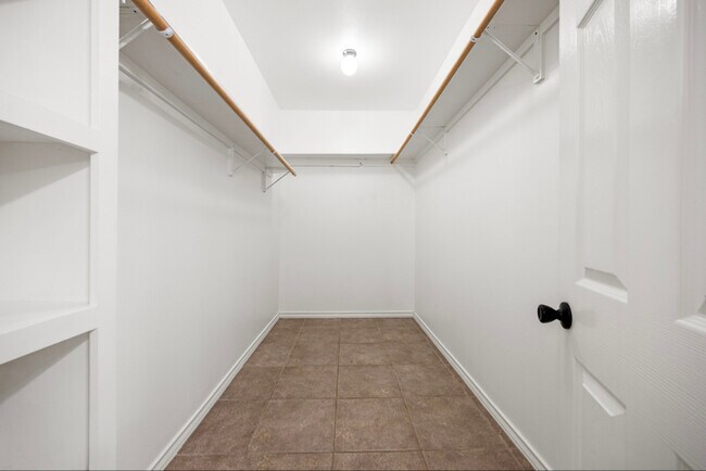 Building Photo - 2529 Windrose Dr