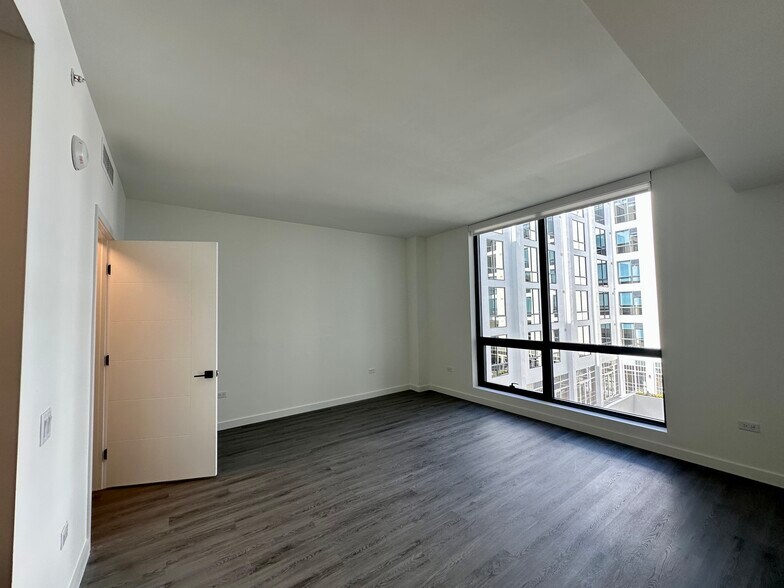 Building Photo - 154 NE 23rd St