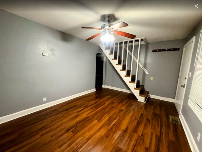 Building Photo - Rent me for 2 yrs at $1250!