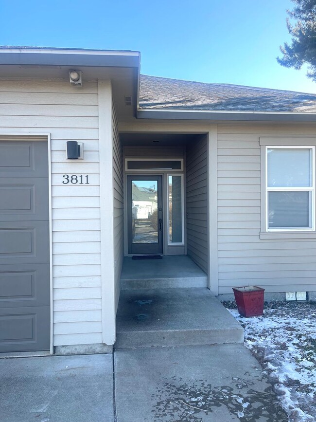 Building Photo - Charming 3 bedroom in Pasco with the most ...