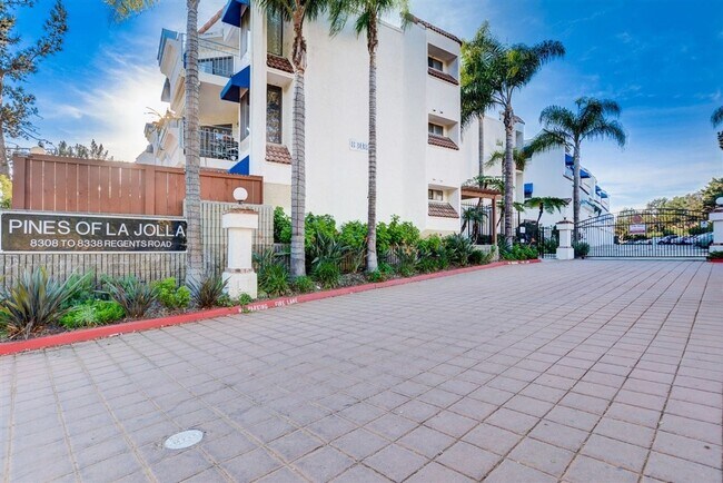 Primary Photo - Best Priced 2 Bedroom Condo in the Heart o...
