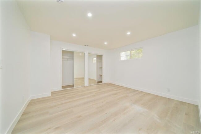 Building Photo - 147 E Central Ave