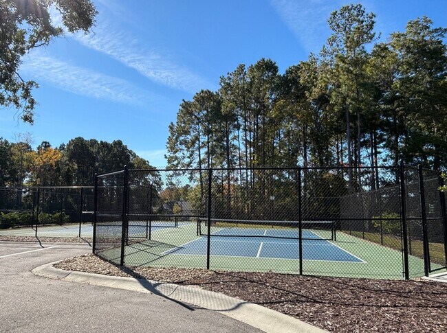 Building Photo - $500 off 1st month's rent!  APPLICATION FEES WAIVED UPON APPROVAL!!!