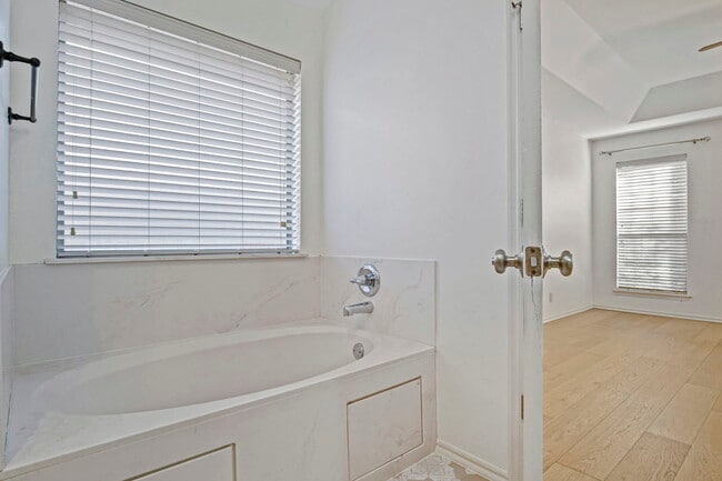 Building Photo - 2708 NW 170th Terrace