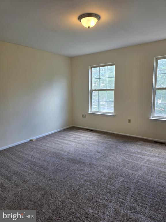 Building Photo - 13 Farland Way