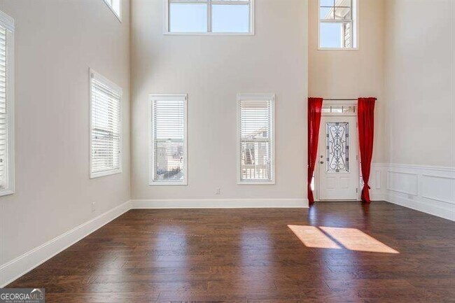 Building Photo - 4215 Miramount Overlook